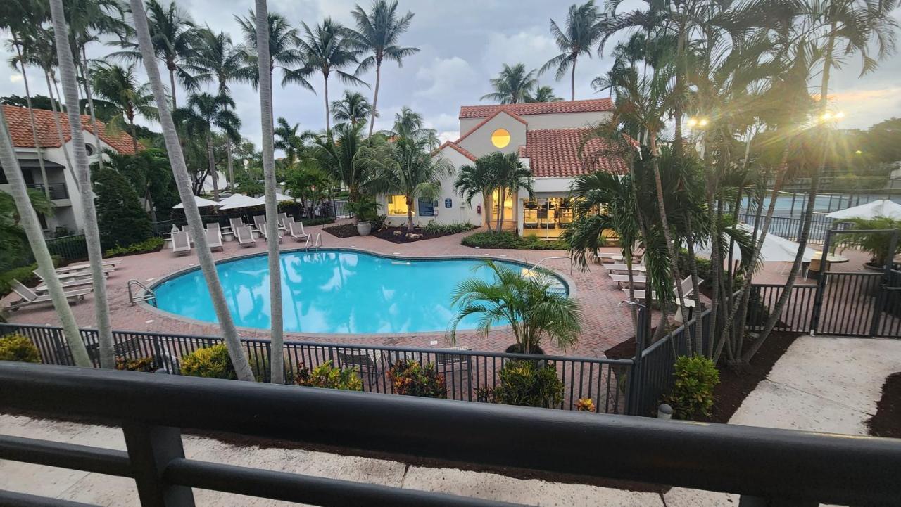 Dharma Home Suites Dania Beach At Sheridan Ocean Club Εξωτερικό φωτογραφία