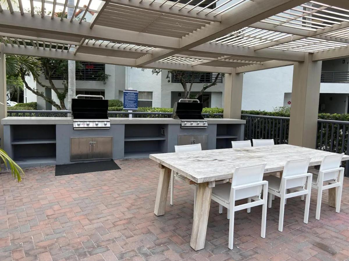 Dharma Home Suites Dania Beach At Sheridan Ocean Club Εξωτερικό φωτογραφία