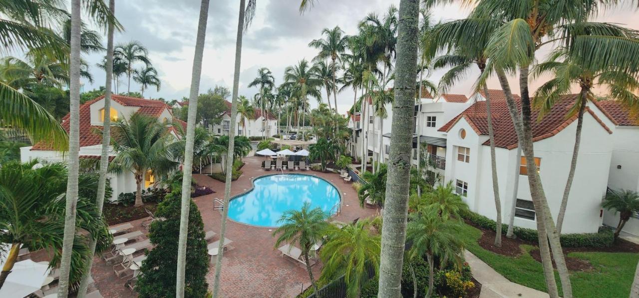 Dharma Home Suites Dania Beach At Sheridan Ocean Club Εξωτερικό φωτογραφία